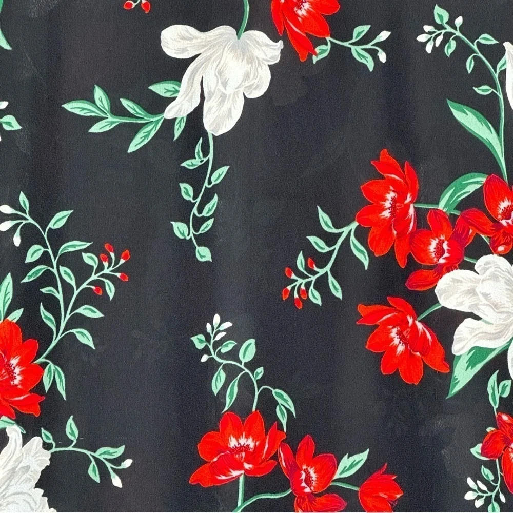Old‎ Navy XXL 2X Shirt Top Black Floral Short Sleeve V Neck Casual Womens - Picture 2 of 6
